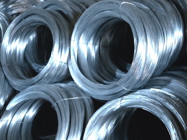 Many high tensile steel wires are stacked in the warehouse.