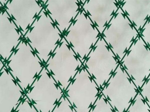 Welded razor mesh